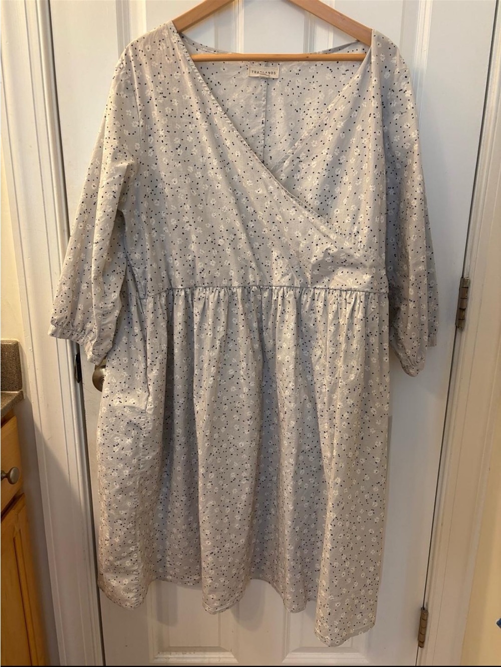 Tradlands Light Gray Floral Midi Dress